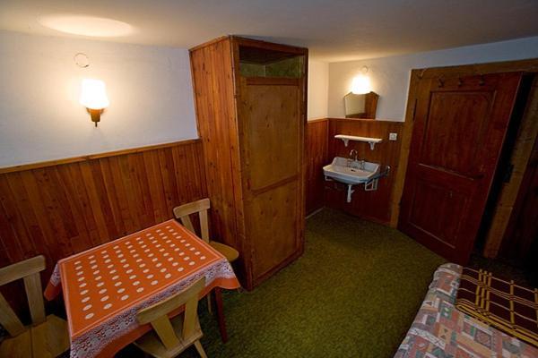 Schronisko Pttk Samotnia Karpacz Ruang foto